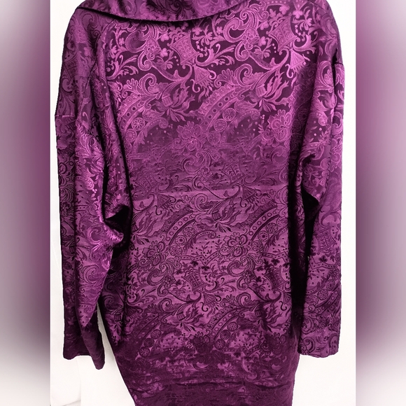 Victoria's Secret Vintage Victorian Purple Notched Collar Relaxed Robe(#102) - Picture 6 of 7
